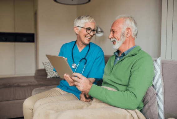 nurse-with-patient-and-tablet